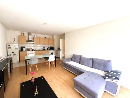 Location Appartement 3 pièces 56m² - Photo 2