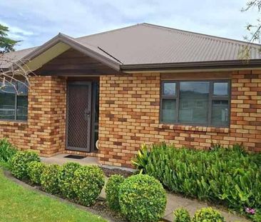 4-Bedroom Home in Central Cambridge – Walk to Town! - Photo 4