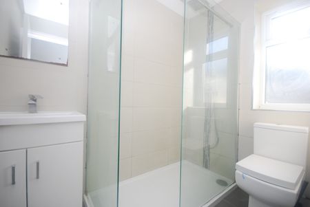 4 Bed Flat, Kidderminster Road, CR0 - Photo 5