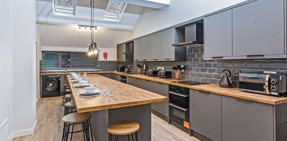 10 bedroom house of multiple occupation to rent - Photo 2