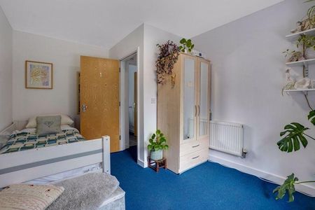 5 bedroom semi-detached house to rent - Photo 5