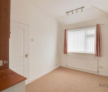 2 bedroom semi-detached house to rent - Photo 4