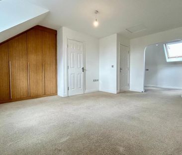 4 bedroom semi-detached house to rent - Photo 4