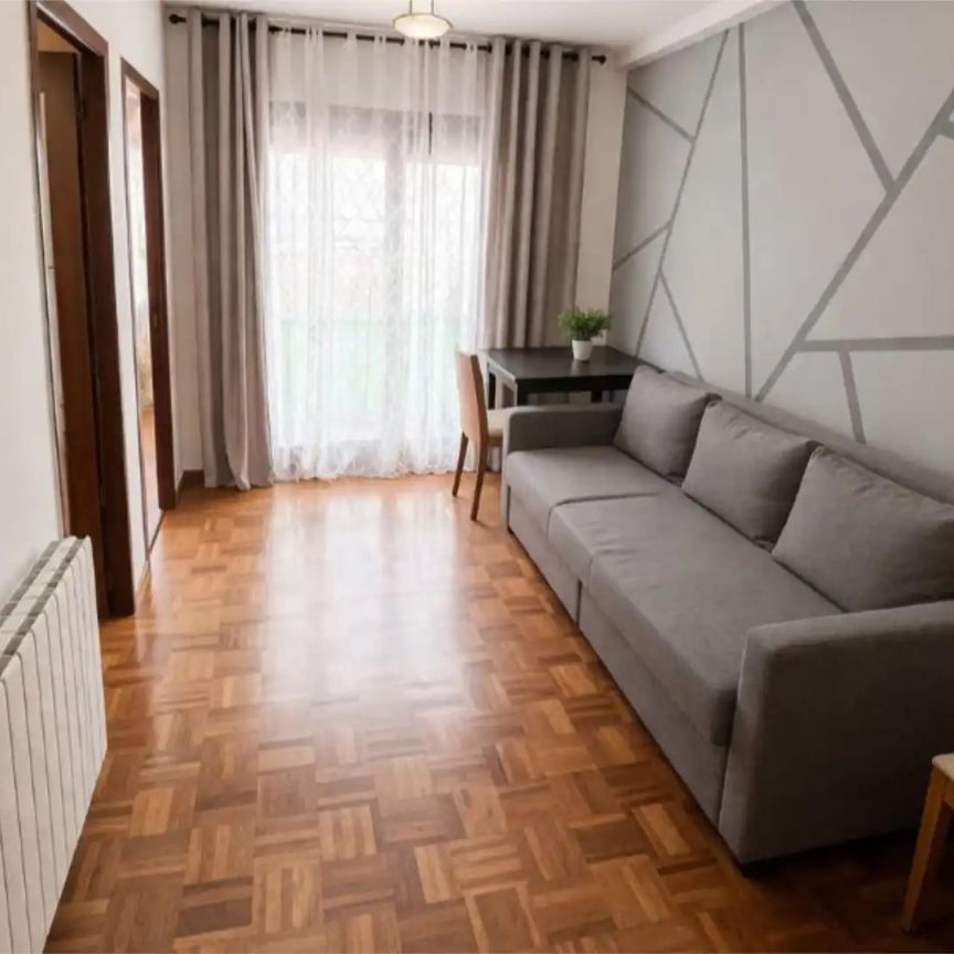 Piso de alquiler en Carrer D'arenys, 99, La Teixonera - Foto 1