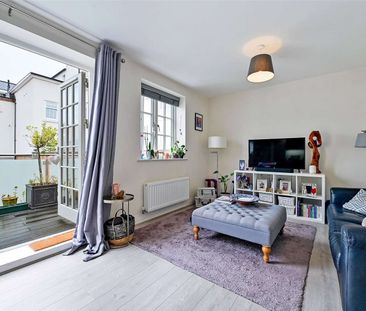 A centrally located two bedroom first floor apartment with private ... - Photo 2