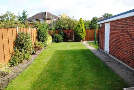 Bisley, Woking, GU24 - Photo 3