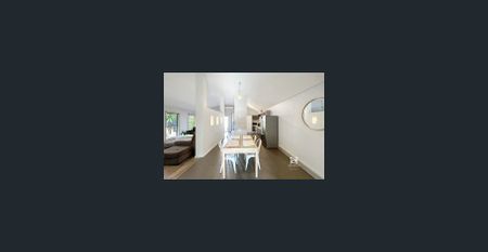 STYLISH & SECURE! - Photo 3