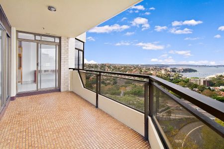 2 BEDROOM APARTMENT WITH PANORAMIC HARBOUR VIEWS - Photo 4