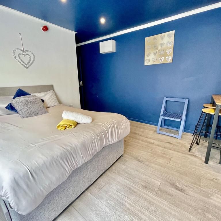 Studio to rent - Photo 1
