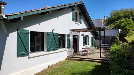 Maison avec vue mer et jacuzzi sur les hauteurs de Guétary - Photo 4