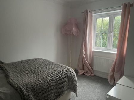 3 bedroom semi-detached house to rent - Photo 5