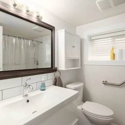 East Van, Fully RENOVATED, Spacious, Unfurnished 2 BED Garden Suite - Photo 3