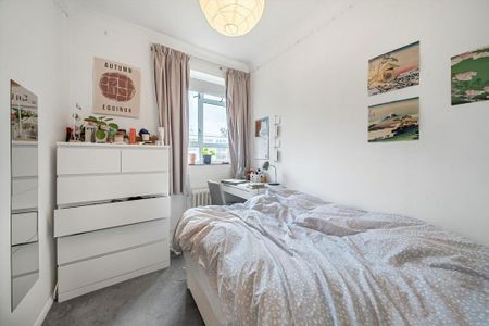 3 bedroom flat to rent - Photo 2