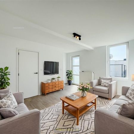 Te huur, instapklare gesloten woning met gezellige voortuin in Ronse - Photo 4