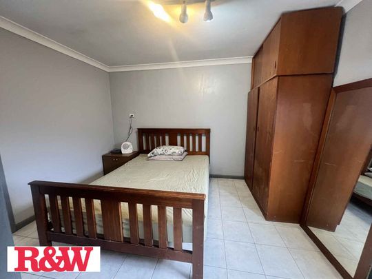 FULLY FURNISHED GRANNY FLAT !!! - Photo 1