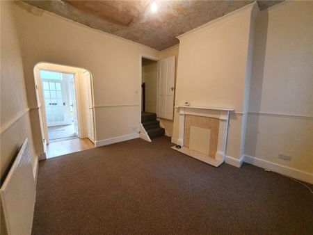 2 bedroom terraced house to rent - Photo 2