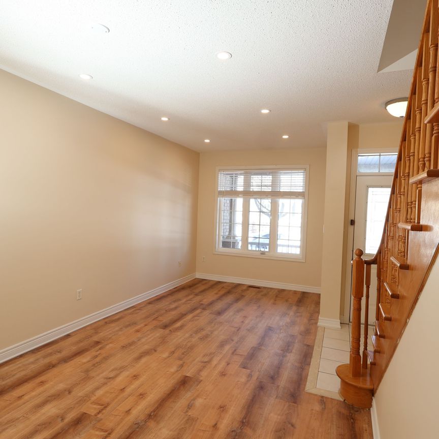 For Lease - 41 Chelton Dr Drive, Richmond Hill, Ontario - Photo 1