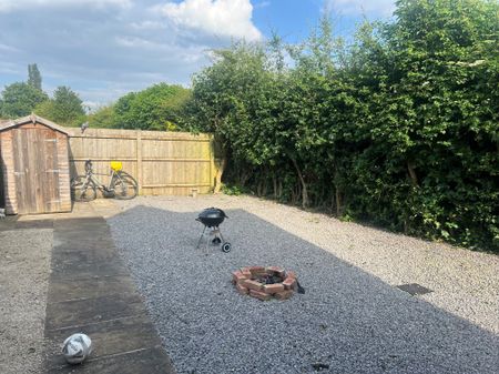 Park Avenue, York, New Earswick - Photo 4