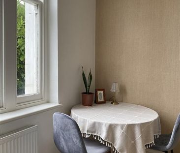 1 Bed Flat, Stockwell Road, SW9 - Photo 2