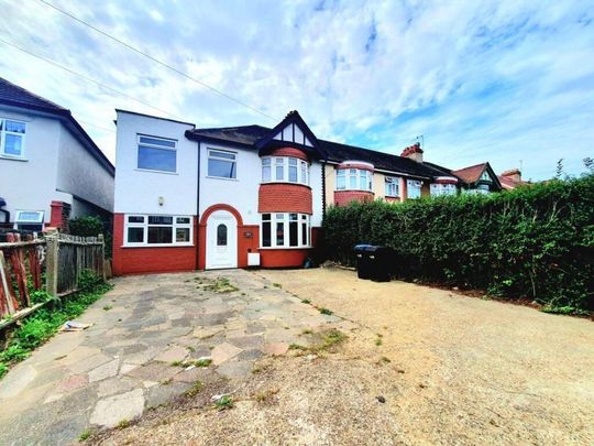 1 bedroom in a house share to rent - Photo 1