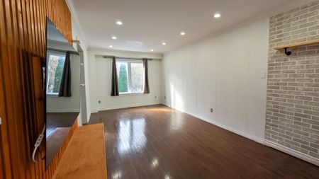 For Lease - 1816 Woodgate Court, Oshawa, Ontario - Photo 2