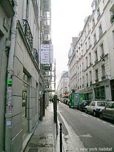 Logement à Paris, Location meublée - Photo 2