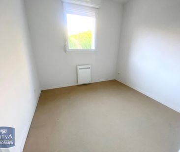 Location Appartement 2 pièces 53m² LE CATEAU CAMBRESIS 59360 - Photo 4