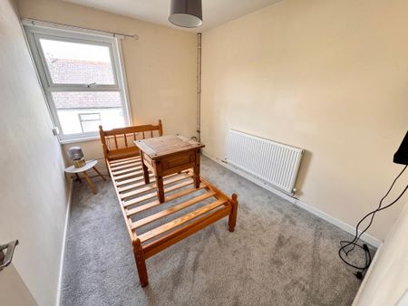 2 bedroom flat to rent - Photo 3