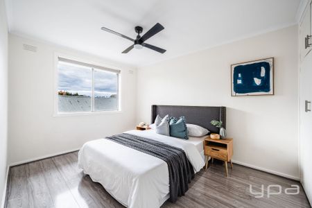 Stylish Comfort in the Heart of Williamstown! - Photo 4