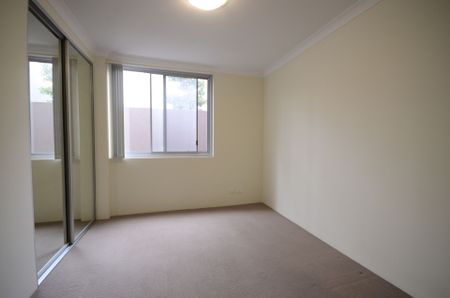 Stunning 2-Bedroom Apartment - Photo 3