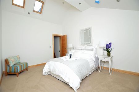 Bridle Lane, St Margarets - 1 bedroomProperty for lettings - Chasebuchanan - Photo 5