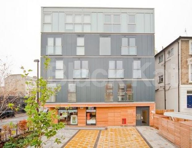 2 Bedroom, 1 bath, 1 reception Apartment - Photo 1