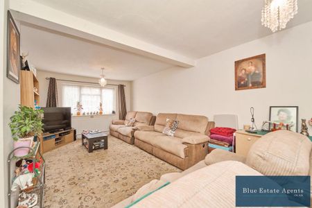 4 bedroom terraced house to rent - Photo 5