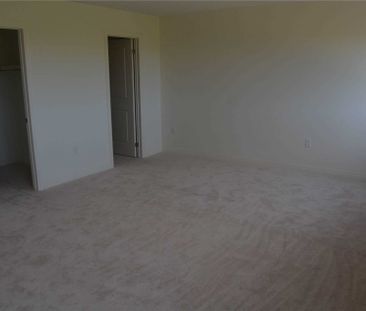 For Lease - 135 Yacht Drive, Clarington, Ontario - Photo 2