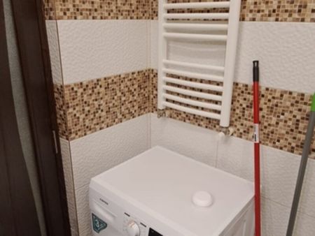 Piata sudului bloc nou la metrou centrala - Fotografie 4