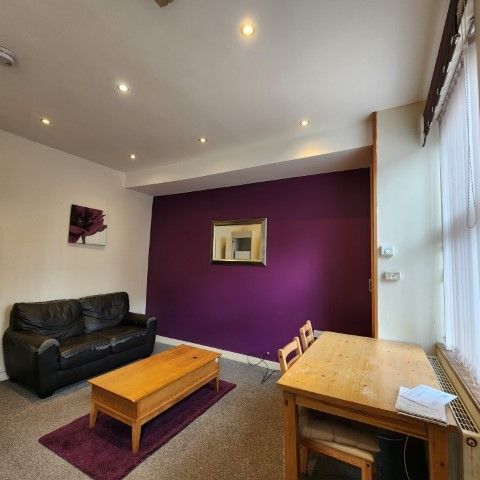 Autumn Place, Hyde Park, Leeds, LS6 1RJ - Photo 1