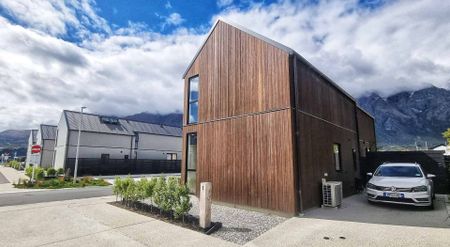 3 Bedroom, 2 Bathroom Townhouse in Jacks Point - Photo 4