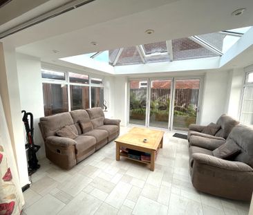 4 bedroom detached house to rent - Photo 1