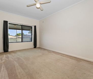 Spacious & Versatile Family Home in Prime Seacliff Location - Photo 2