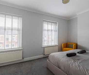 3 bedroom house to rent - Photo 2