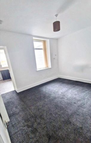 4 bedroom terraced house to rent - Photo 2