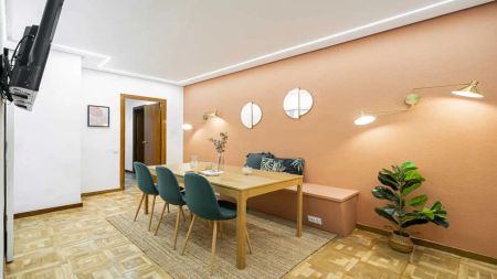 Room in a shared 7-bedroom apartment for rent in Castellana. - Photo 2