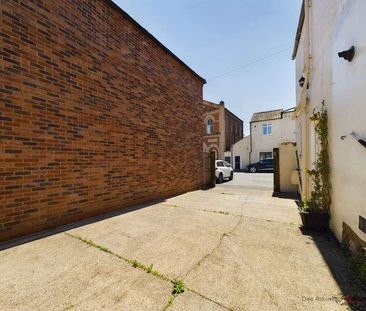 Middle Street North, Driffield, YO25 - Photo 1