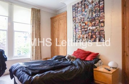7 Bedroom Mid Terraced House for rent in St. Michaels Road - Photo 2