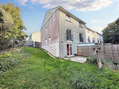 4 bedroom end of terrace house to rent - Photo 4