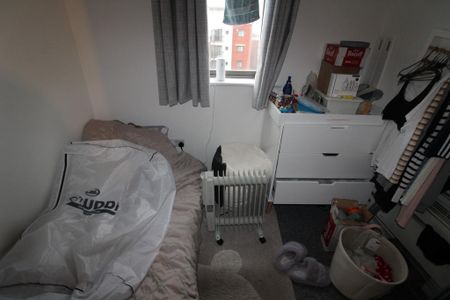 2 bedroom apartment to rent - Photo 4