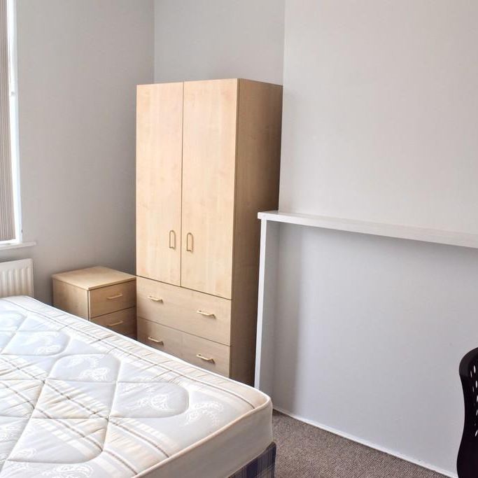 6 bedroom terraced house to rent - Photo 1