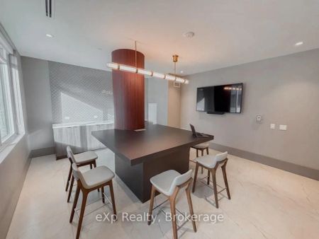 85 Duke Street W #1010 - Photo 2