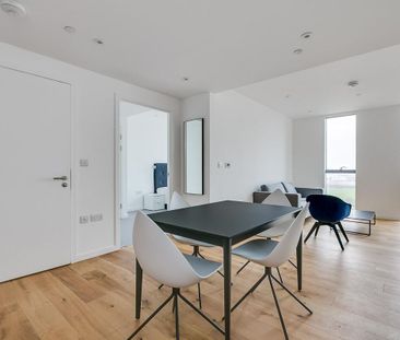 Modern 1 bedroom apartment in White City, W12 - Photo 2