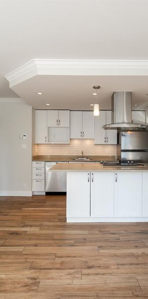 Barclay Towers - Photo 1